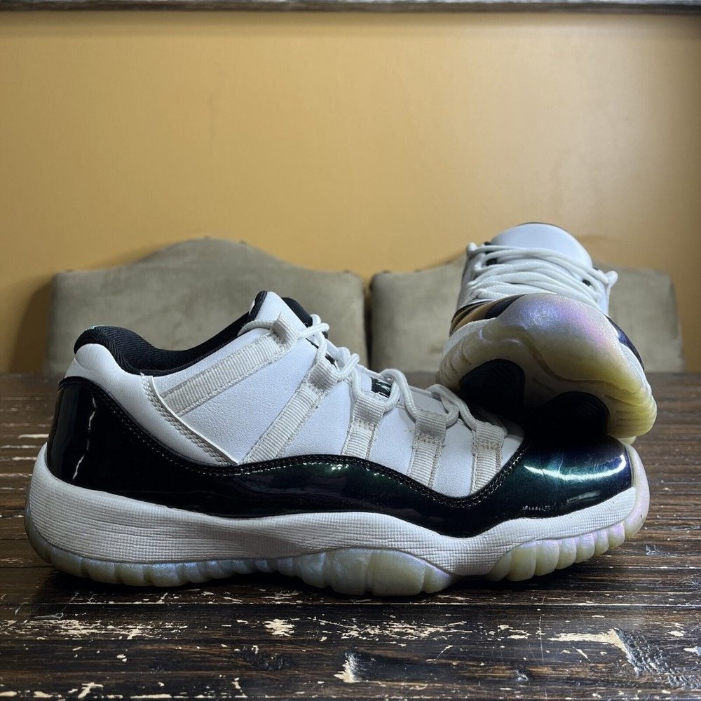 AIR JORDAN 11 RETRO LOW EMERALD (GS) SIZE 6.5 USED 528896-145